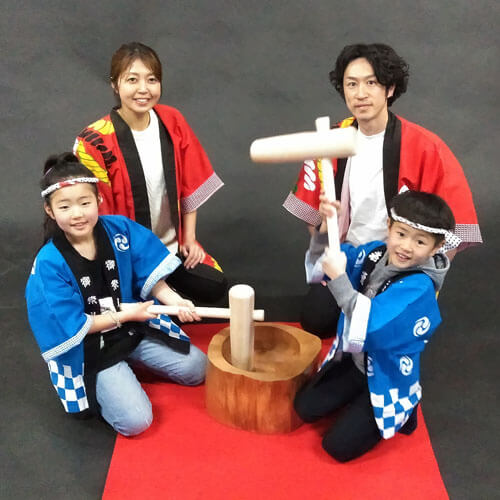 お家でお餅つき　出張派遣大阪　親子ファミリー画像