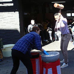 インバウンド外国人向け餅つき体験は大阪こがね会へ画像