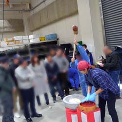 会社の納会から誕生会や家族パーティでお餅つき大会画像